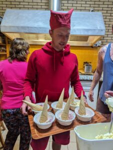 pxl 20230811 184220603